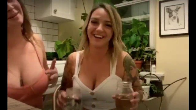 2 girls flashing on scope