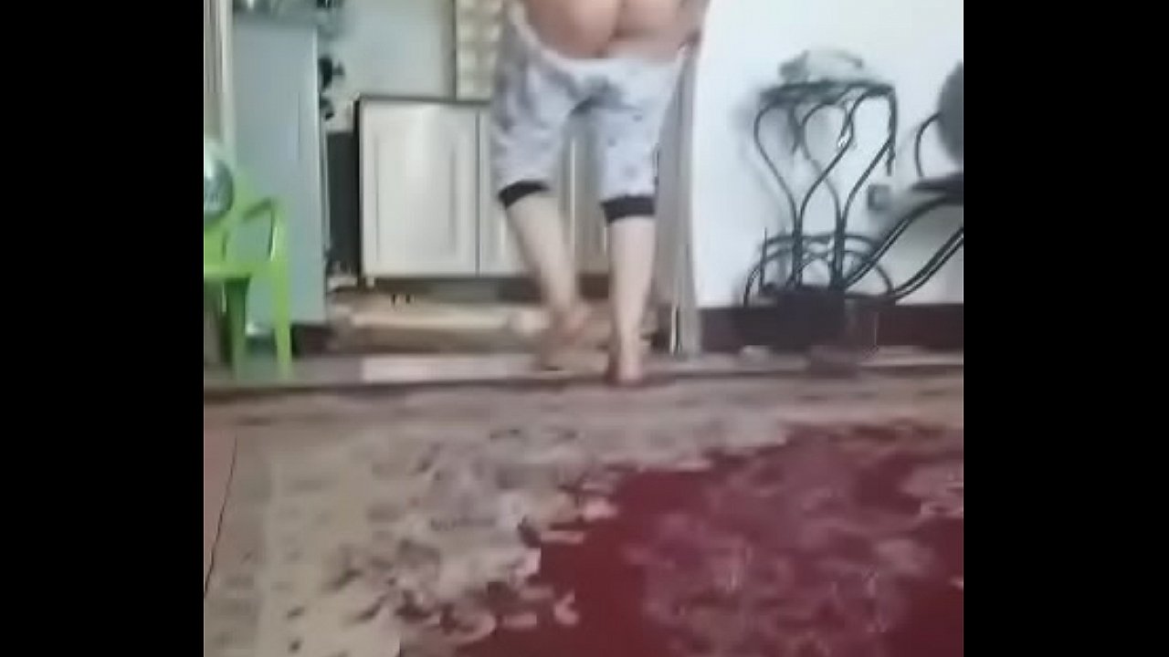 show pussy persian milf