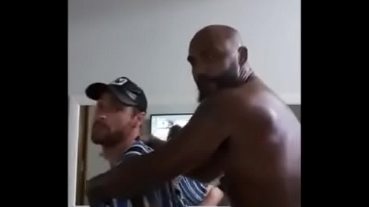 Trepada gostosa com neg&atilde;o