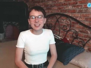 Lily on cam for live nude video chat