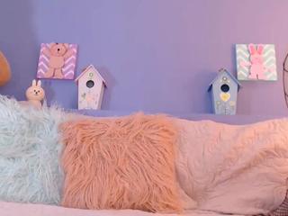 NikkiThouson on cam for live nude video chat