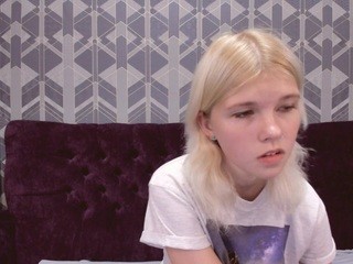 bellagreen1 on cam for live nude video chat