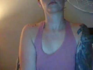 cheekyconfessor on cam for live nude video chat