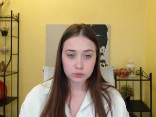 giamoon on cam for live nude video chat