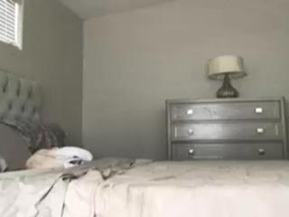 realellielilly on cam for live nude video chat