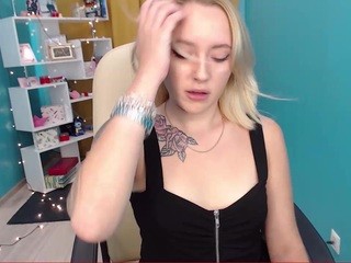 Sabrina Adamson on cam for live nude video chat