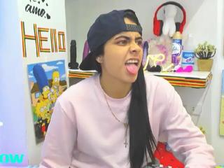 lisaxbritani on cam for live nude video chat