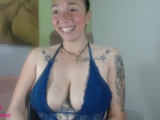 bluekitty001 on cam for live nude video chat