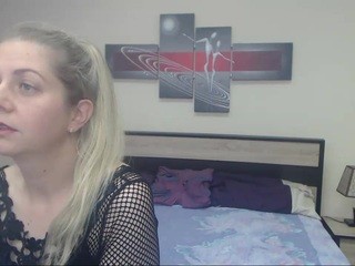 carolineshy on cam for live nude video chat