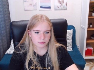 chloe-becker on cam for live nude video chat