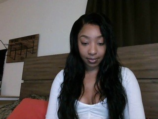 ᗰ, ᗩKEᑎᘔIE on cam for live nude video chat