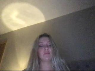 genevieve97 on cam for live nude video chat