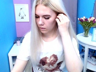Sarah Je on cam for live nude video chat