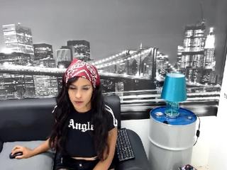 sophia-sanz on cam for live nude video chat