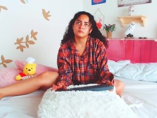 ari-te3n on cam for live nude video chat