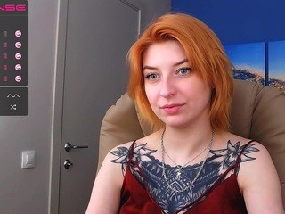 avrolablond on cam for live nude video chat