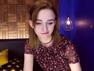 bonniejames on cam for live nude video chat