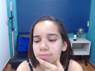 daddyissuees on cam for live nude video chat