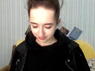 dennydenisa on cam for live nude video chat