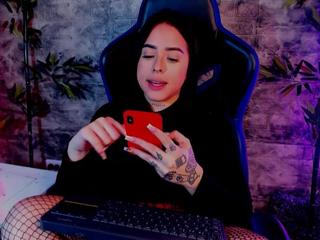 DiamondgIrl on cam for live nude video chat