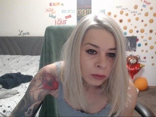 Directgirl (Ana) on cam for live nude video chat