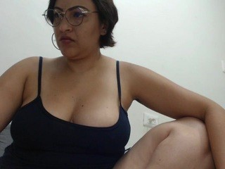 elajuicy on cam for live nude video chat
