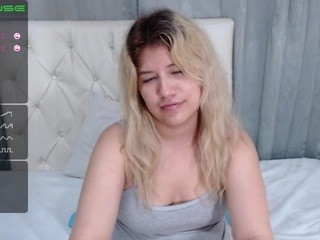 ?, nicolemooree ? on cam for live nude video chat