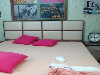 hoootmaggie on cam for live nude video chat