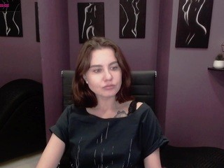 hotvaleryyy on cam for live nude video chat