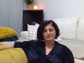 jadore82 on cam for live nude video chat