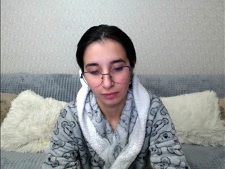 lady-milka4u on cam for live nude video chat