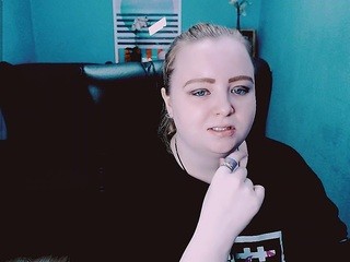 louiloui on cam for live nude video chat