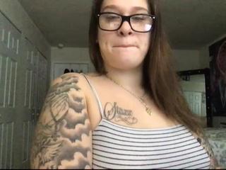 Missjuicy on cam for live nude video chat