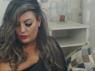 Nayra on cam for live nude video chat