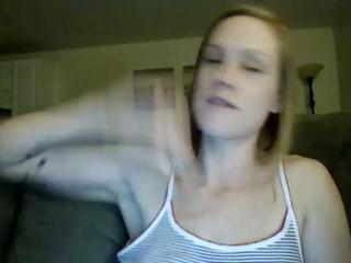 PeachesandCream710 on cam for live nude video chat