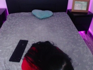 pretty-moon on cam for live nude video chat