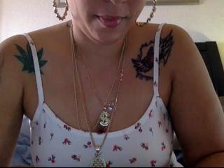 TaffyCream on cam for live nude video chat