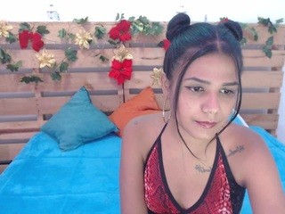 alexxa-brunette on cam for live nude video chat