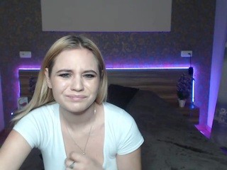 daniela-holt on cam for live nude video chat
