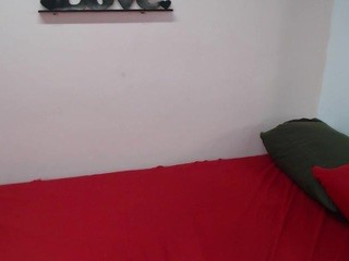 female-stars on cam for live nude video chat