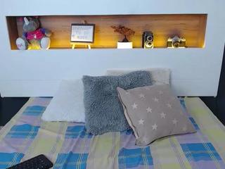 ivy-violet on cam for live nude video chat