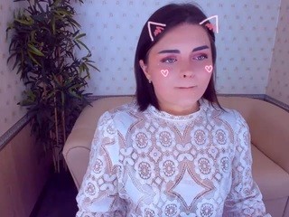 Lola on cam for live nude video chat