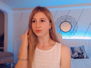 meghanqueen on cam for live nude video chat