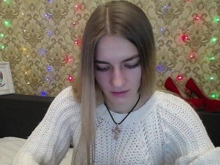 nadinekiss on cam for live nude video chat