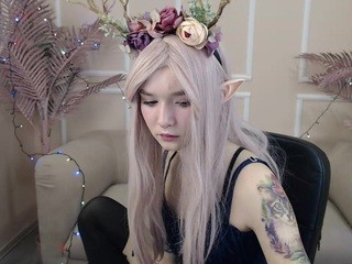 phoebelil on cam for live nude video chat