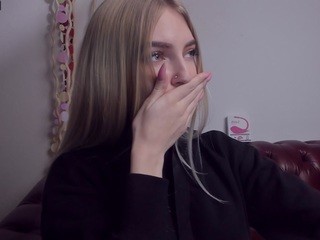 Trisha, ? on cam for live nude video chat