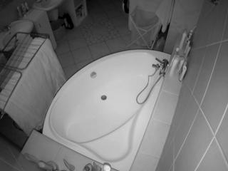 voyeurcam-julmodels-bath-1st-2 on cam for live nude video chat
