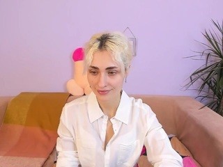 annika-blondy on cam for live nude video chat