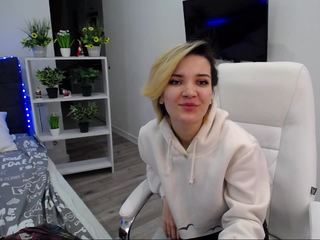 ariella-shine on cam for live nude video chat