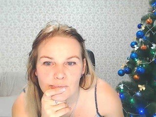 blueraysi on cam for live nude video chat
